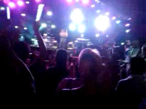 凱莉克萊森 Kelly Clarkson 2010台北演唱會_Walk away