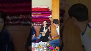 Комуз менен Айтурган жандуу үн