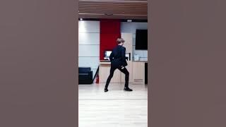 Stray Kids Hyunjin (현진) ‘Attention’ Dance Practice (Mirrored)