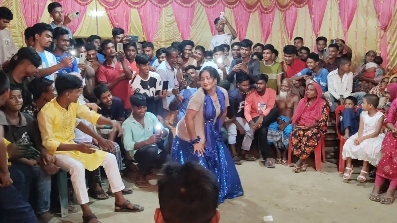 মডেল পাখির ভেজপুরি গানের ডান্স ভিডিও, চার্লি কোমর 