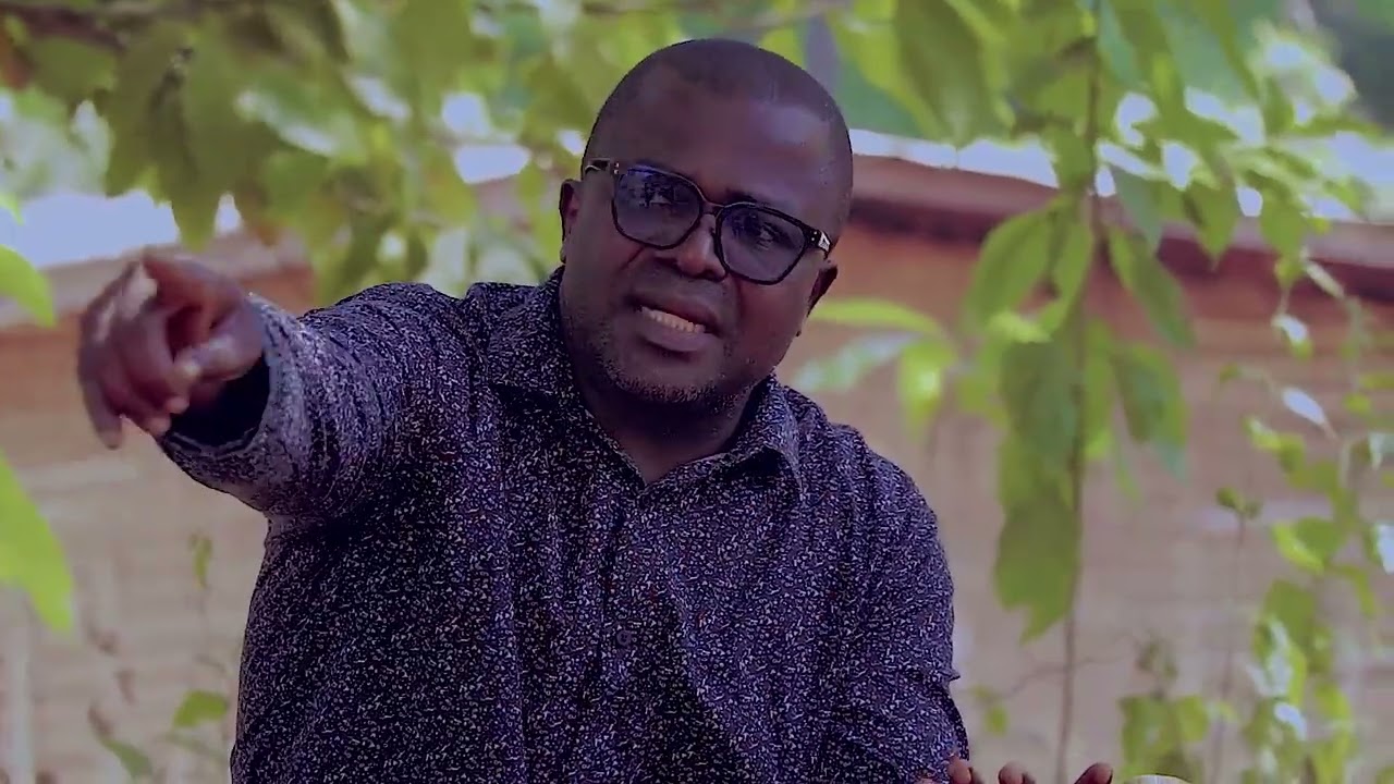 Moaminga, comment toi, femme mariée, tu peux construire sans que ton mari ne soit au courant?