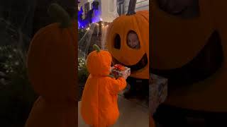 Details 🎃 Trick-or-Treat With a Giant Pumpkin! 😍 News