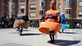 Gigantes de Irun, irungo erraldoiak. (Bidasoako erraldoiak)En fiestas de Noain 2019