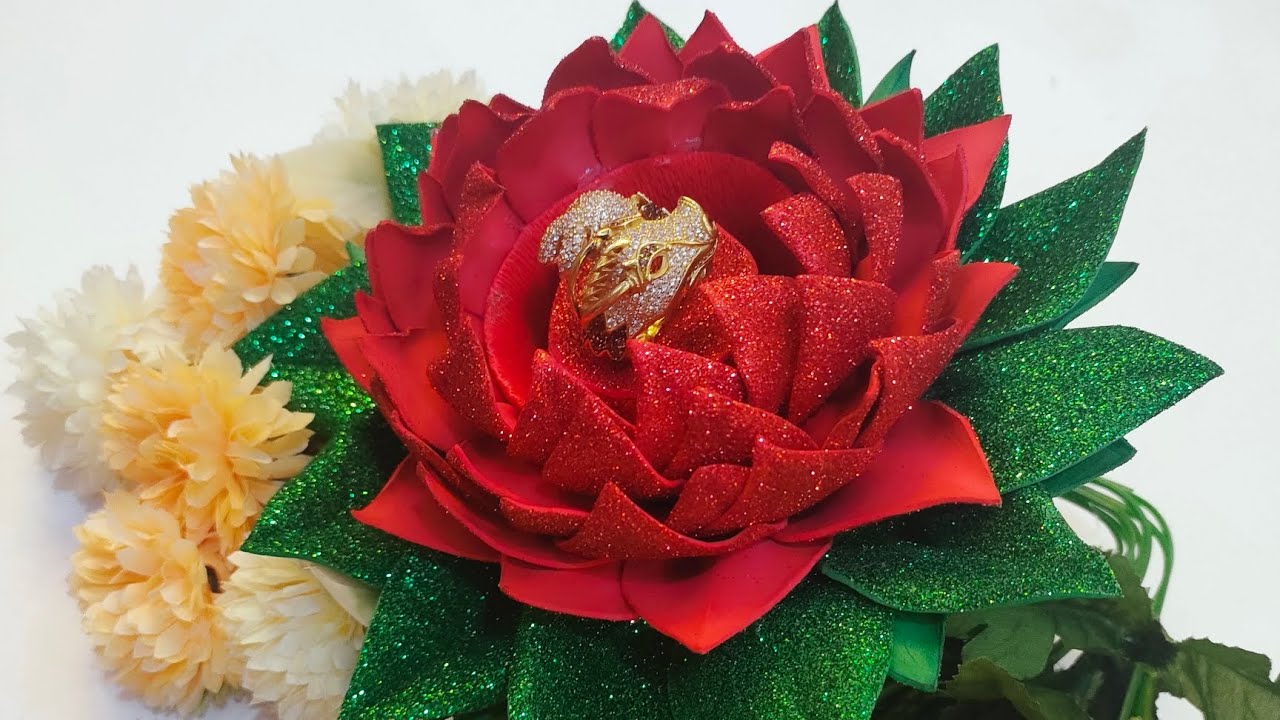 @كيفية عمل وردة جميلة لتقديم خاتم الخطوبة 😍