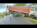 Accident on Highway TATA 14 Tyre Truck Rescuied by Escort Hydra