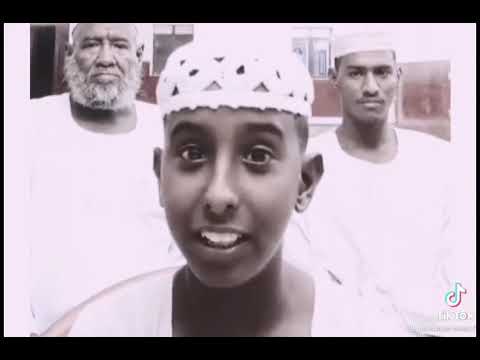 طفل سوداني آتاه الله مزمارا من مزامير آل داؤود