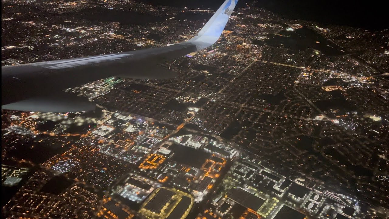 Landing at San Francisco International Airport | SFO - Night Time | F9 1525