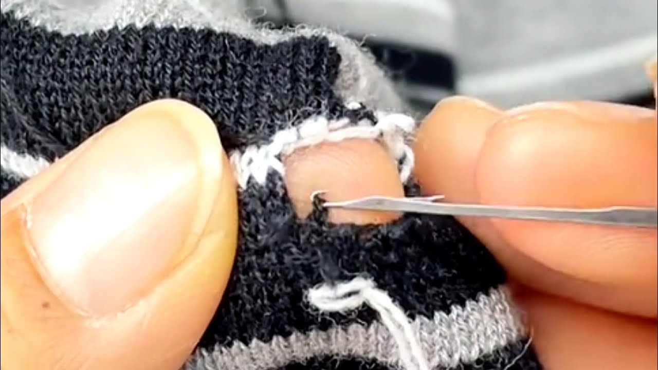 How to Perfectly Repair a Hole in a Knitted Sweater at Home Without ...