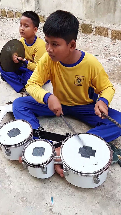 Pukulan Trio Jalan Untuk Tanggapan