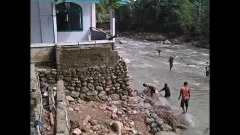Berbagi itu indah ("Banjir bandang tolitoli")