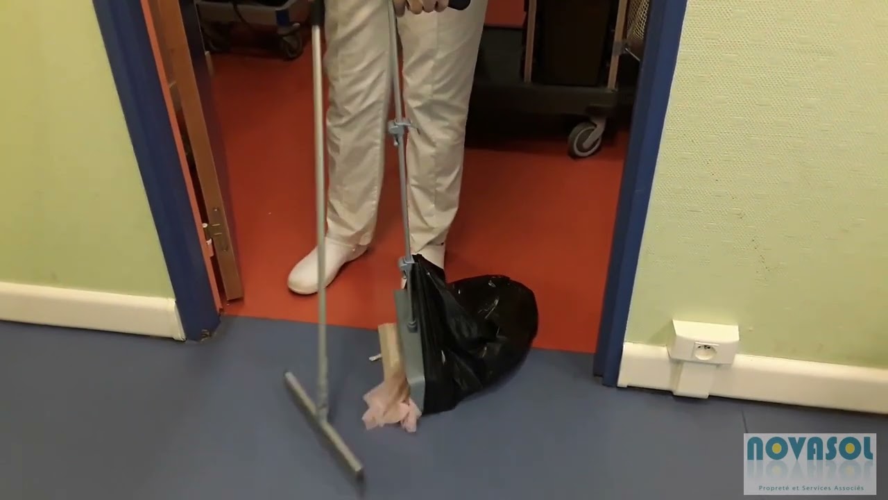 NOVASOL - Enlever une gaze seuil porte sans se baisser