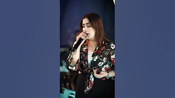 سولاف العلي ترفة وتحب الغزل وتغزلت بيها حلت شعرها ونزل لحجول رجليها اكسبلور جديد 