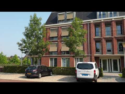 Zeer ruim 4 kamer appartement in de Hovenlaan Dordrecht  -- Groot balkon -- Makelaar