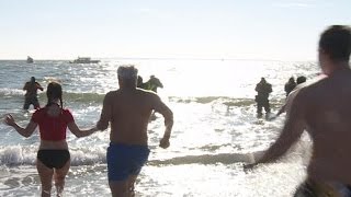 Thousands dive into 2015 with Polar Bear Plunge