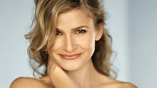 SEXY PHOTOS OF Kyra Sedgwick