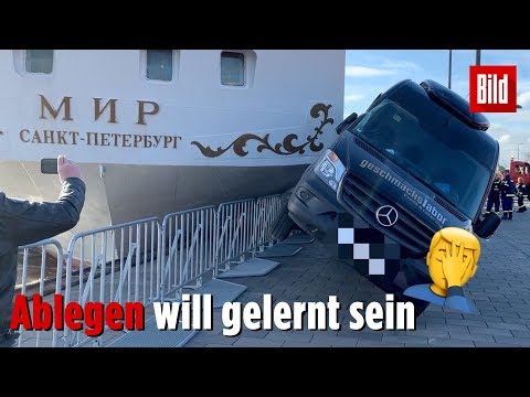 Segelschiff Rammt Transporter An Land