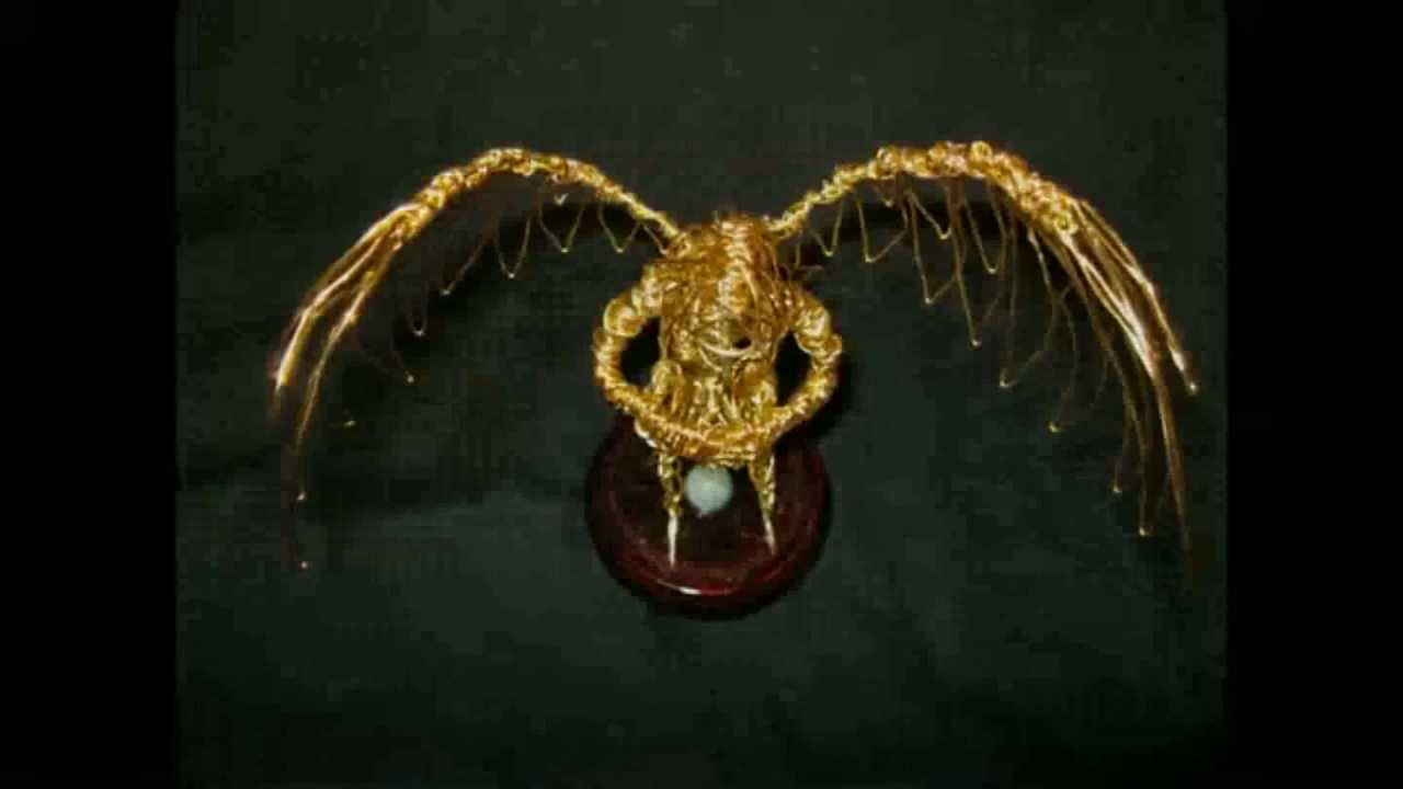 Small Angel Wire Sculpture - YouTube