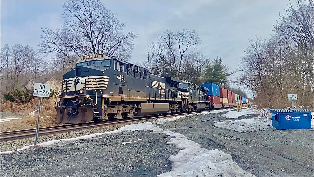 ES44DC Trails Elephant Style on NS 269 in Three Bridges NJ