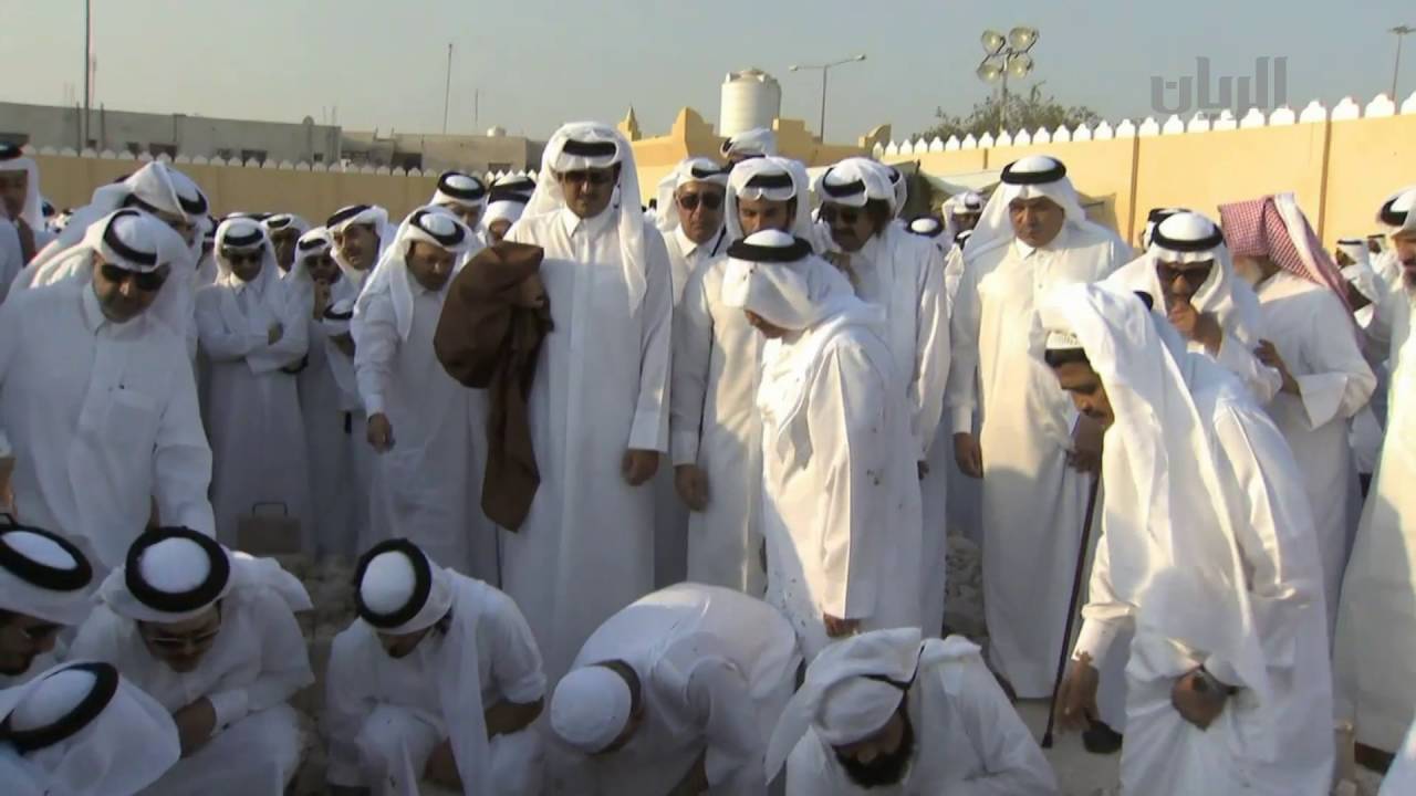 سمو الامير و سمو الامير الوالد يشاركان في تشييع جثمان المغفور له سمو الأمير الأب