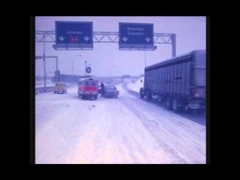 sneeuw overlast jaren 70 ( 1979 )  op de snelweg