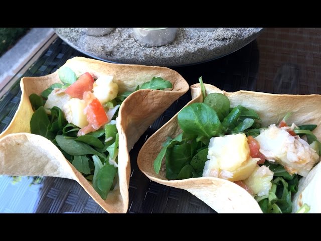 Bol comestible de tortilla con ensalada de batata asada y aderezo de a -  Blog de Claudia&Julia