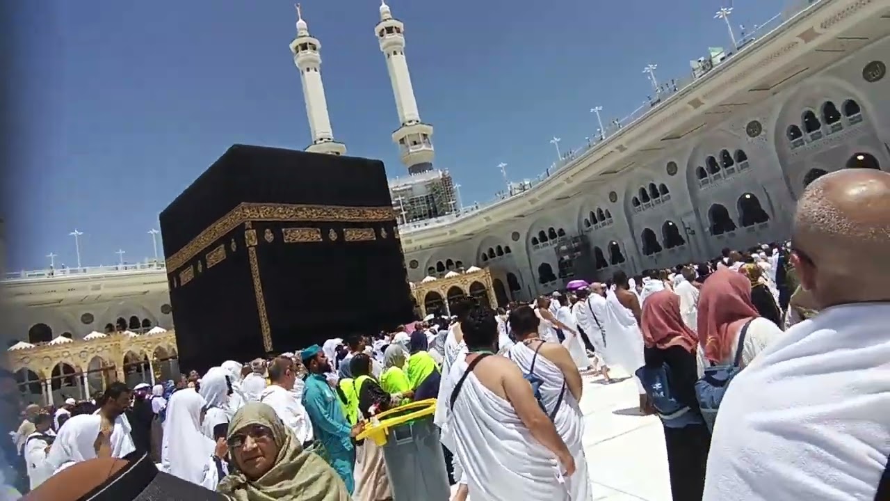 Kabe'ye neden çıplak ayakla giriyoruz #tavaf #kabe #ümre #hac #Allahınevi