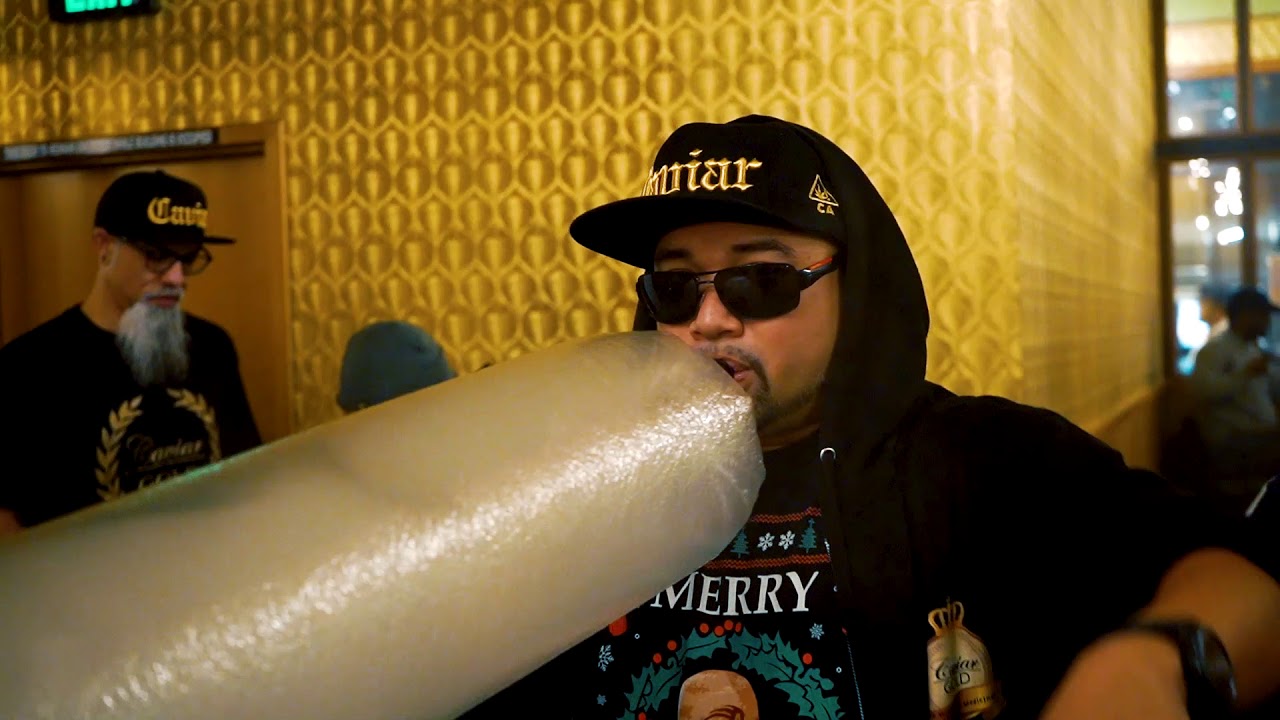 Deals And Demos At Moe Greens