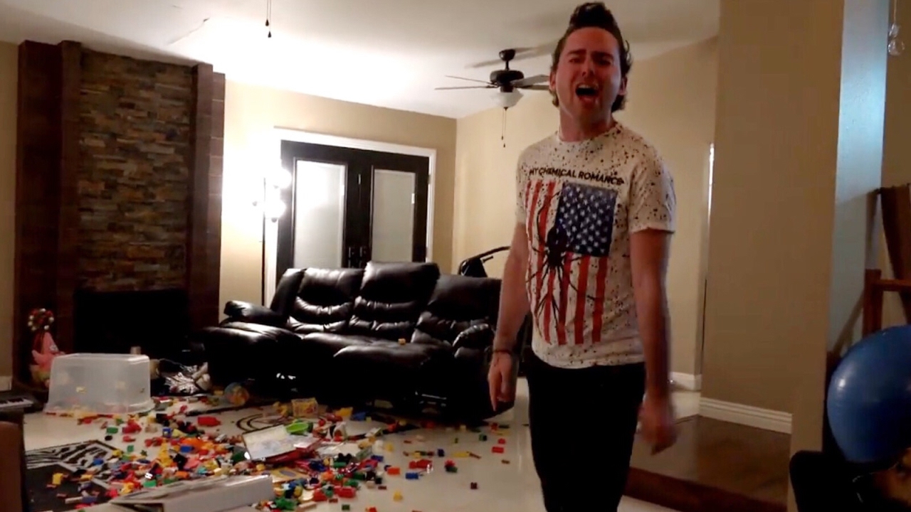 CRAZY BOYFRIEND GETS WOKEN UP! - YouTube