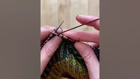 Right Twisted Stitch with 2 Colours