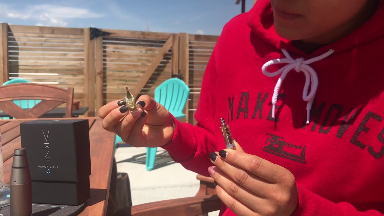 Vapor Slide customer service with Izzy Blaze! 2 in 1 distillate vaporizer!