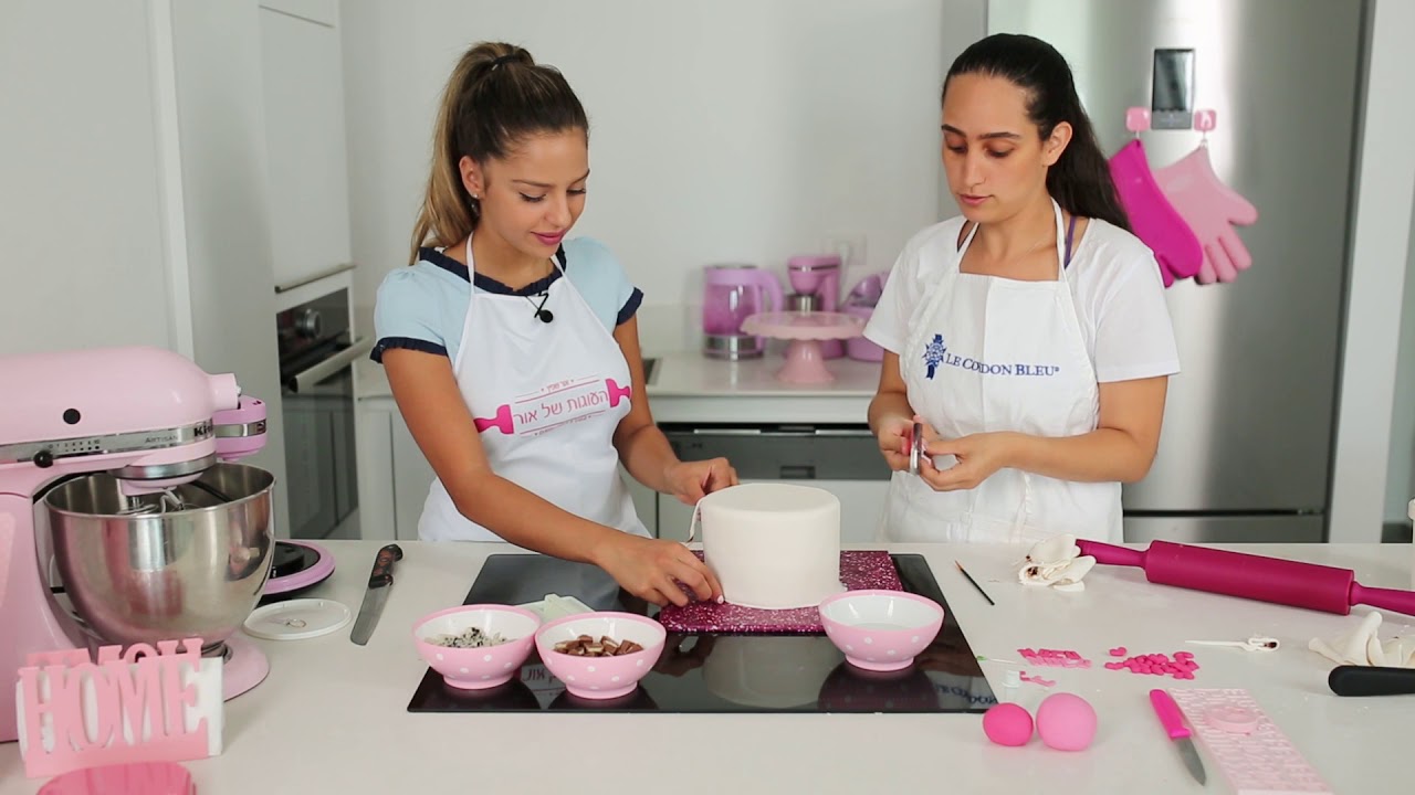 אור שפיץ מארחת את שירן זילקה - עיטוף בצק סוכר