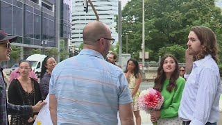 Redditors show up as wedding witnesses in Portland
