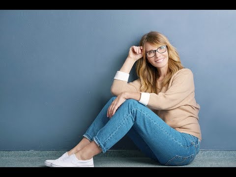 В 50 лет пора носить джинсы! 3 золотых правила, которые могут сделать из тебя стильную девушку