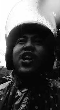 Siskae ngojek sambil hujan hujan