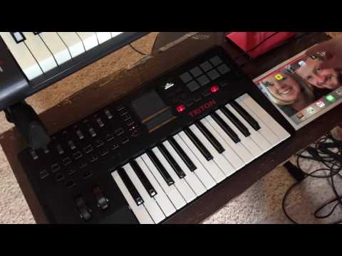 Korg Triton Taktile 25 First Impression - YouTube
