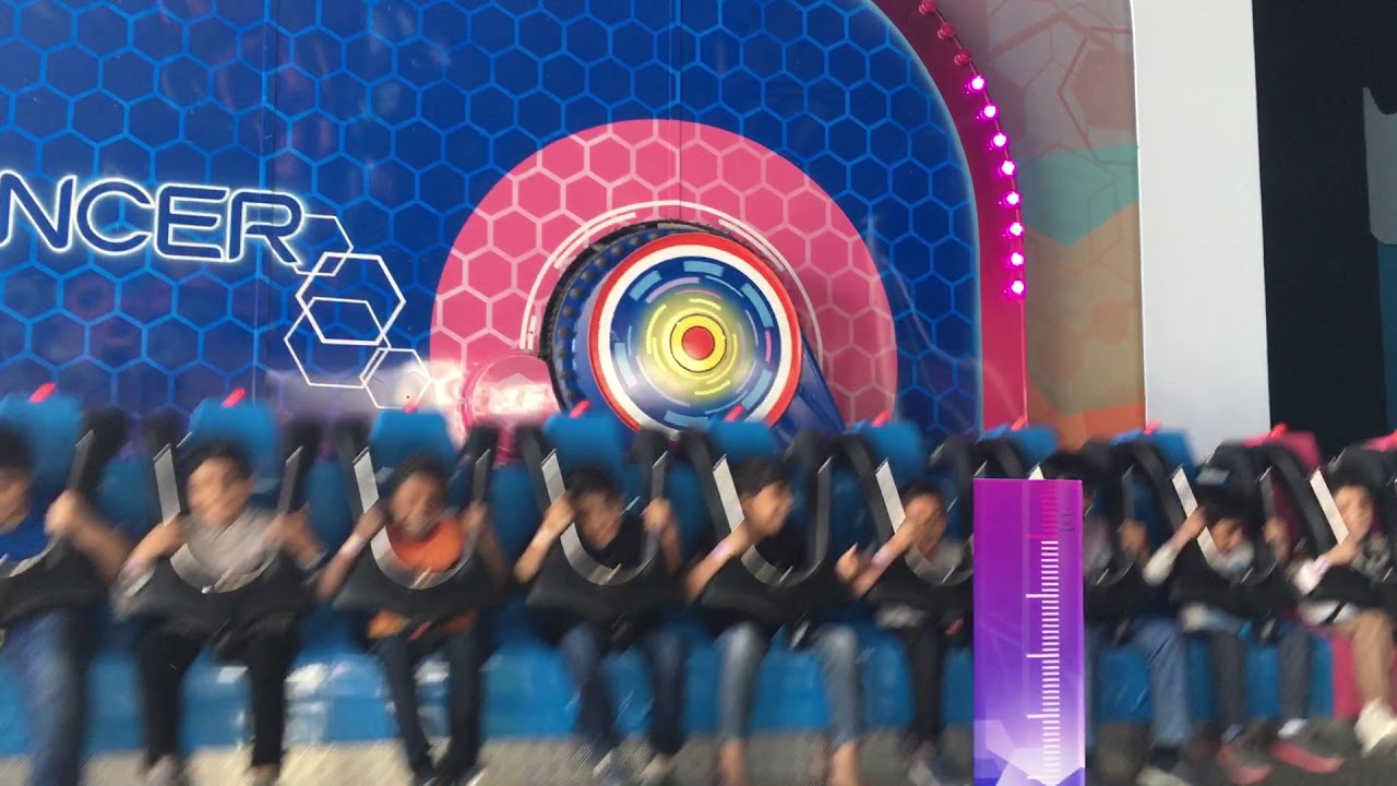 سفوري لاند في العثيم مول في عنيزة