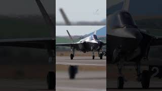 Close-Up: American F-35 Taxiing | Western Fifth-Generation Fighter #short #shorts