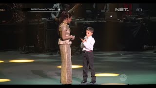 Download lagu Rossa ajak anak naik ke panggung saat konser di Kuala Lumpur Rossa ajak anak naik ke panggung saat konser di Kuala Lumpur