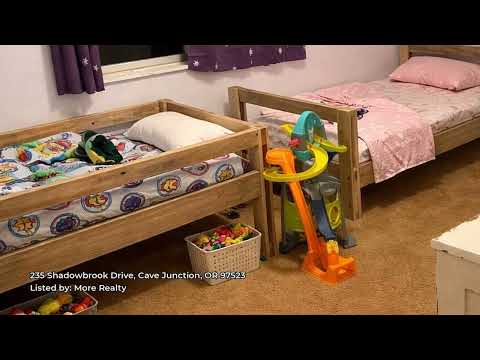 235 Shadowbrook Drive, Cave Junction, OR home video tour