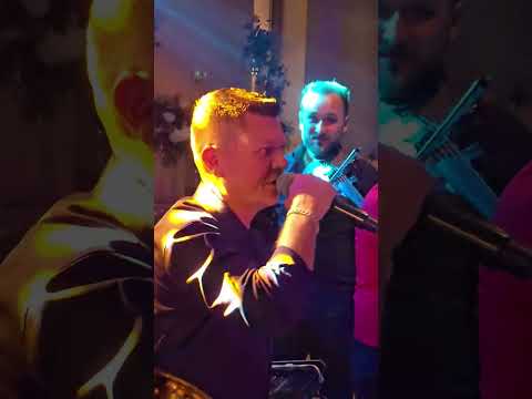 Faceți loc că vine nașul
