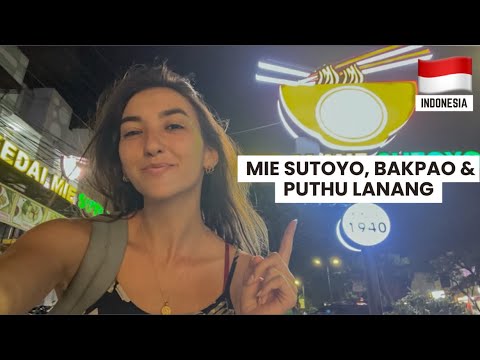 I tried STREET FOOD in MALANG, Indonesia - Mie Soto, Bakpao & Puthu Lanang