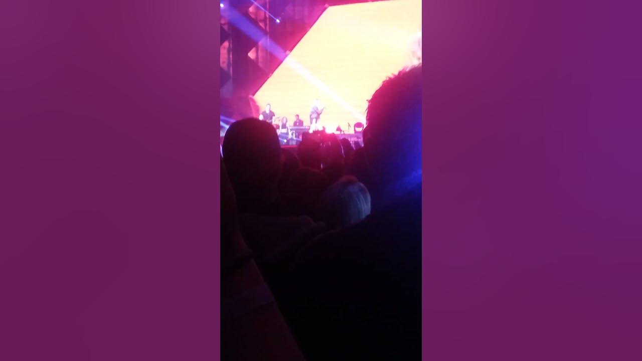 Carrie Underwood GnR Boston YouTube