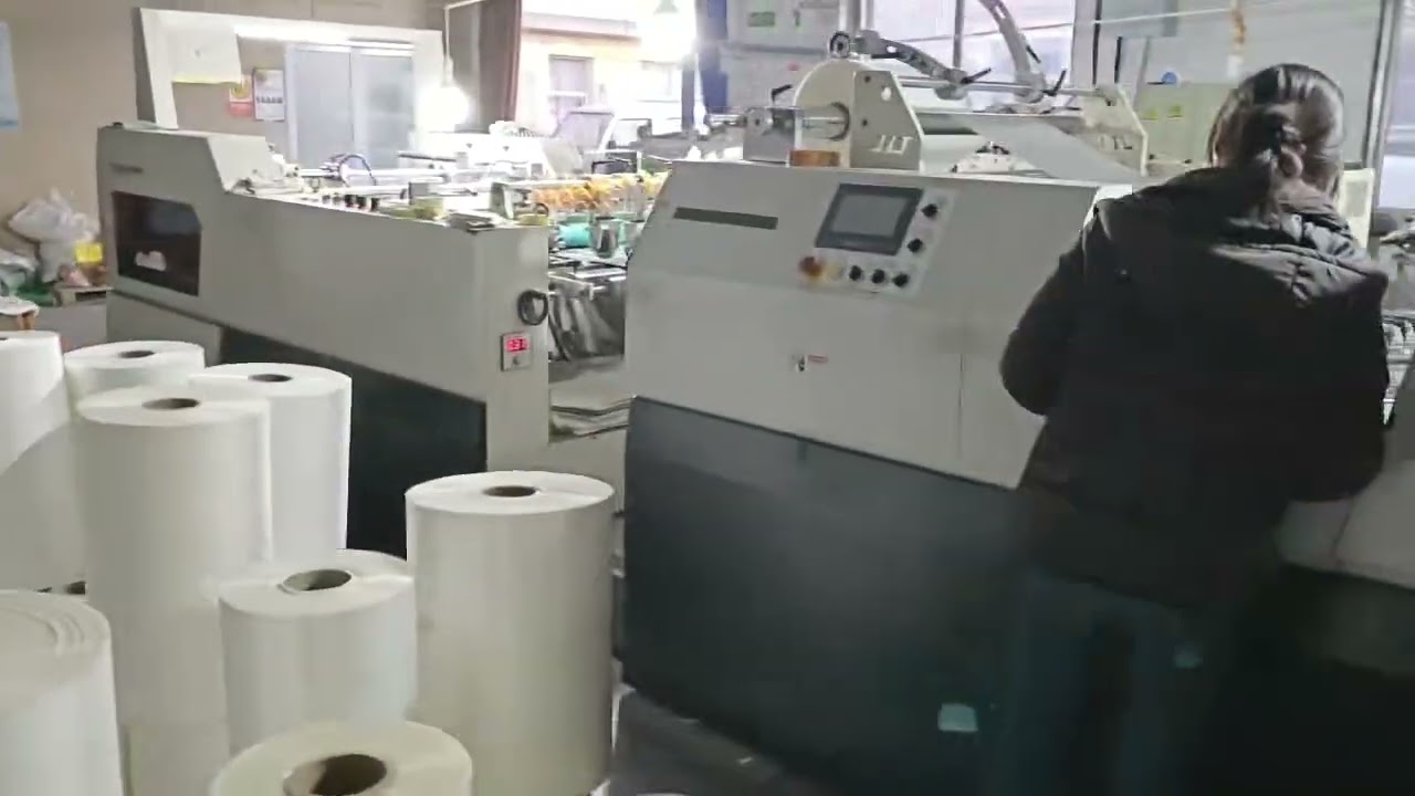 Fully automatic lamination for paper packaging box after printing 