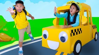 Andrea and Eric Play with Taxi Car to the Rescue screenshot 4