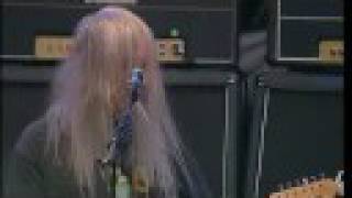 Dinosaur Jr perform Bulbs of Passion live