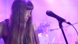 The Courtneys - Silver Velvet (LIVE) ABABCd. chords