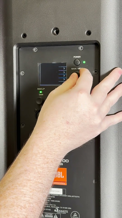 Our favorite features of the EON 715 by JBL!
