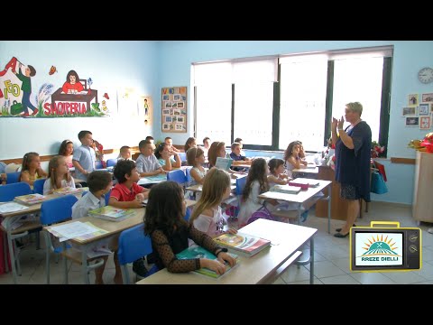 Video: Si Ta Ndihmoni Fëmijën Tuaj Të Kapërcejë Vështirësitë Në Shkollë