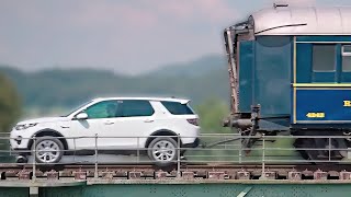 Land Rover Discovery Pulls 100-Ton Train !! 🔥