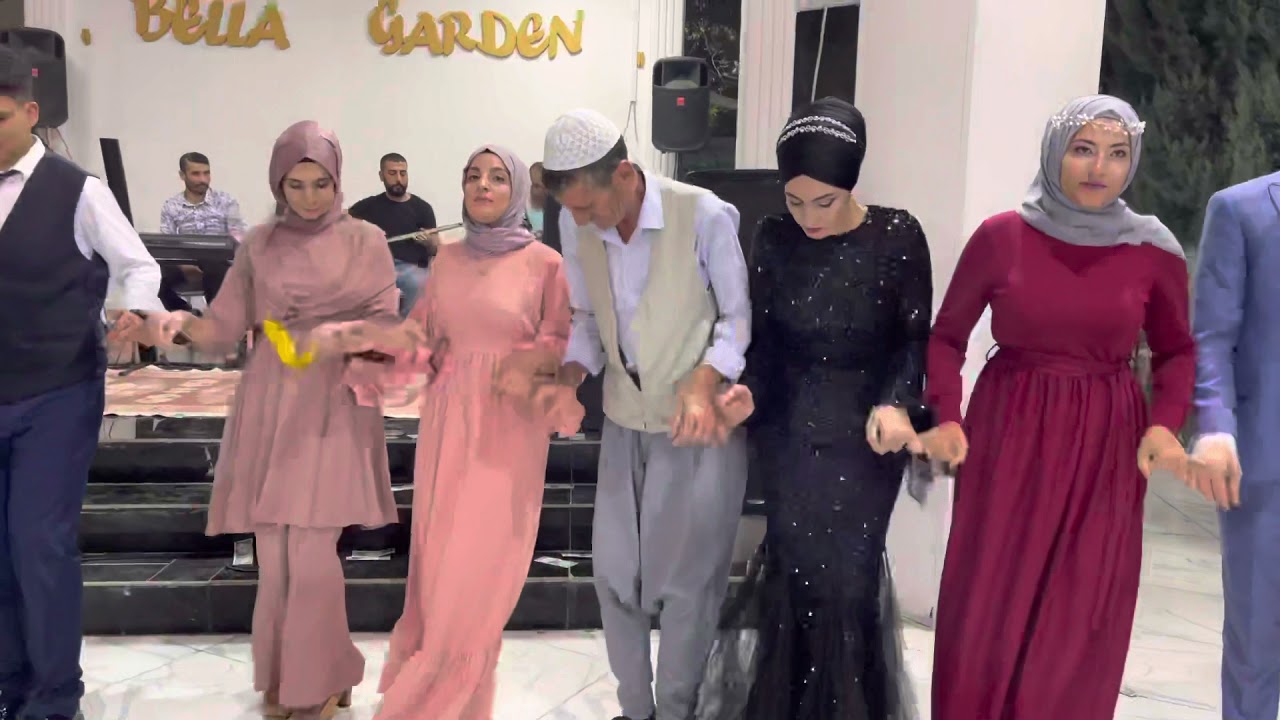 Diyarbakır Düğünleri Hacı Dayı Ne de Güzel Oynuyor